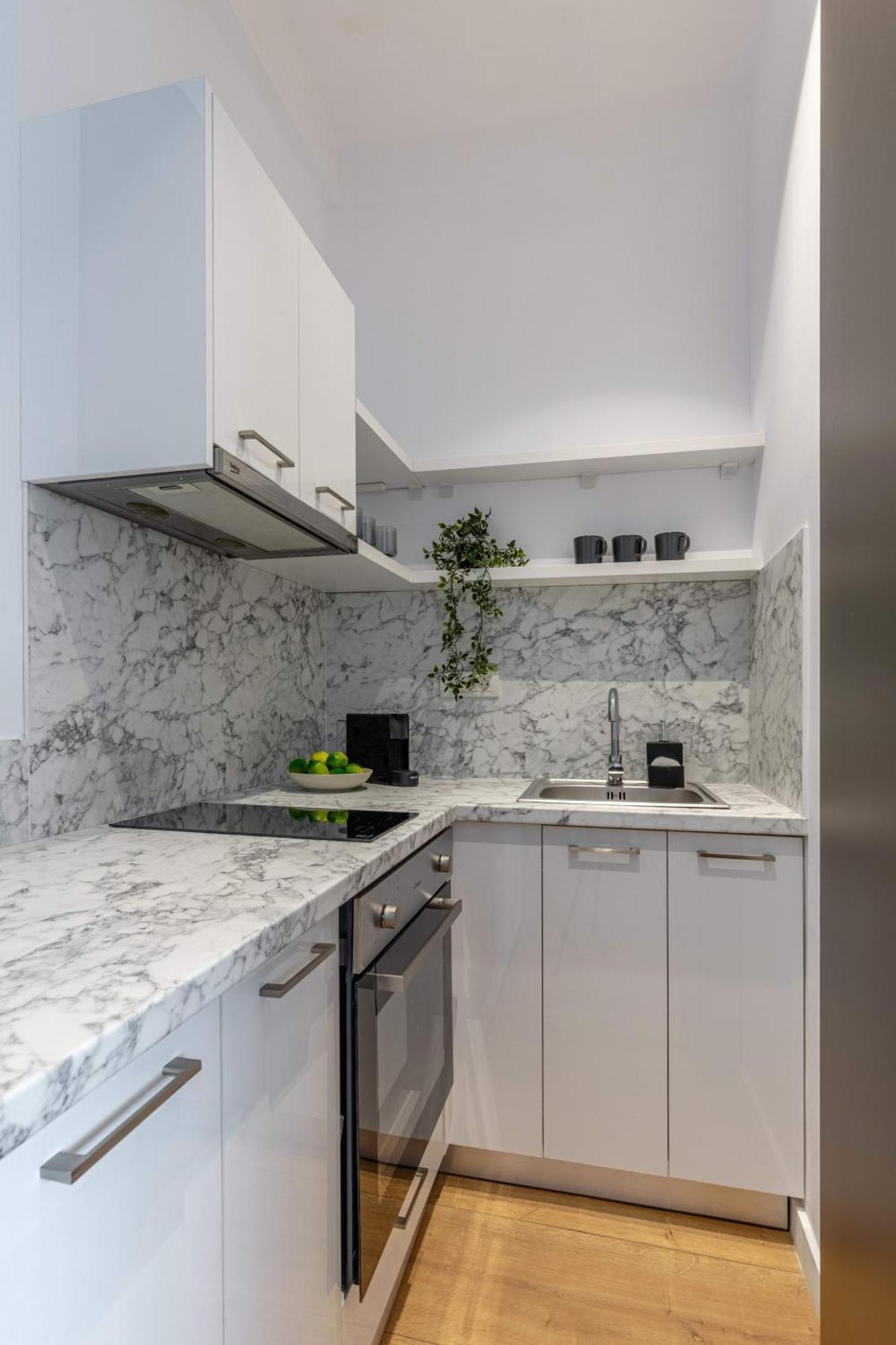 Modern On Historic Calea Victoriei Apartment *