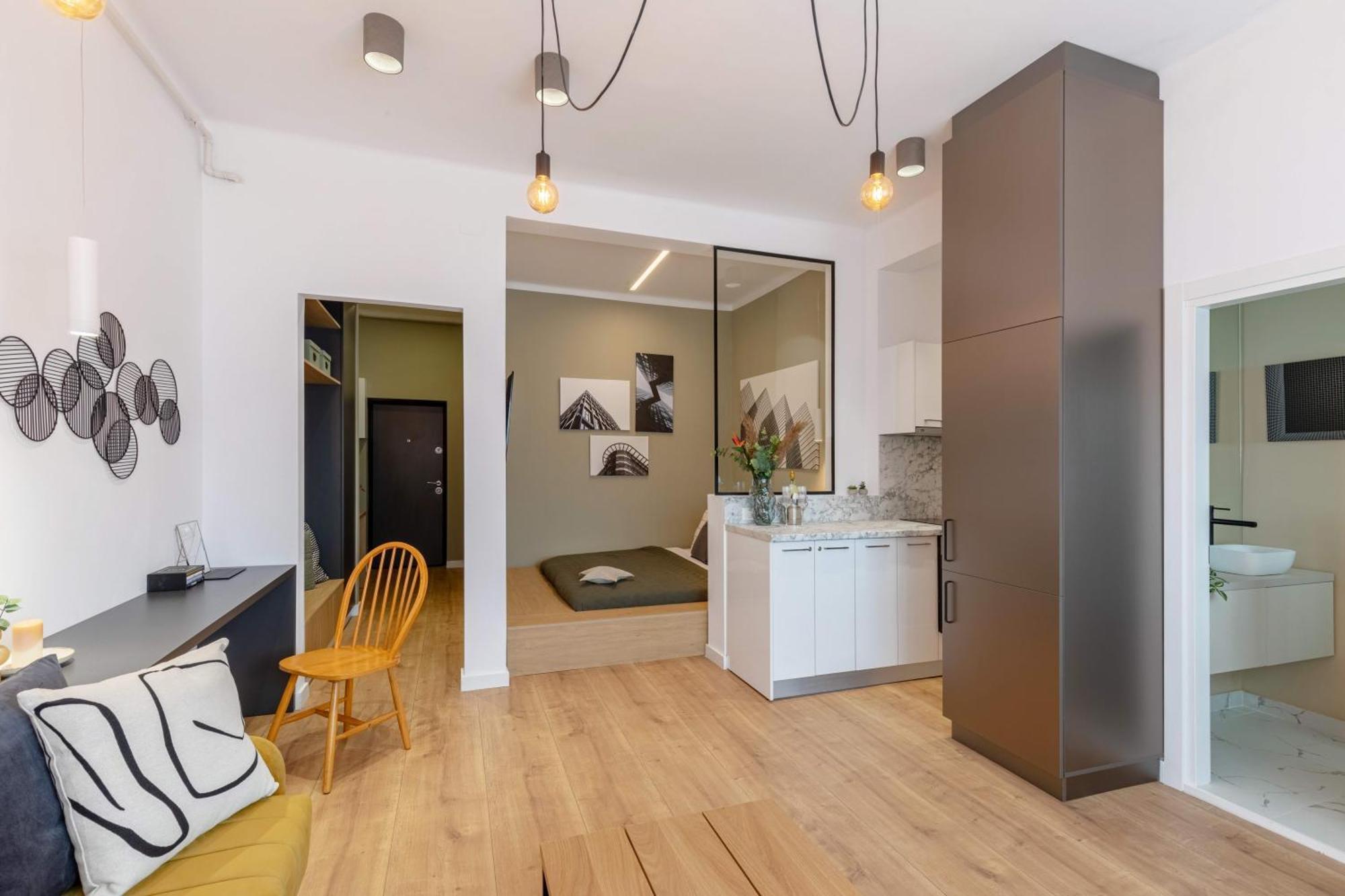 Modern On Historic Calea Victoriei Apartment *