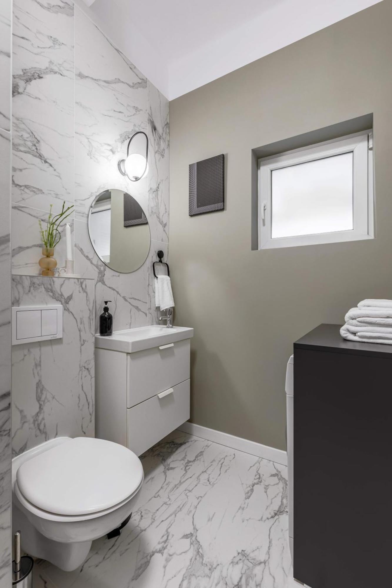 Modern On Historic Calea Victoriei Apartment *